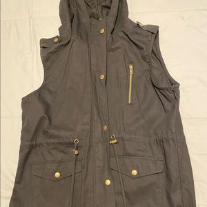 Black Zenana Outfitters sleeveless jacket